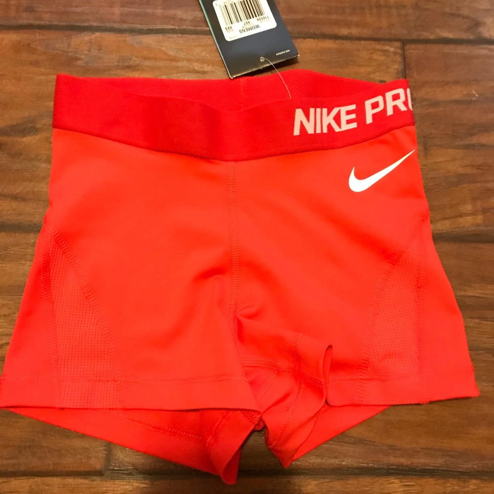 BNWT Nike Pro shorts